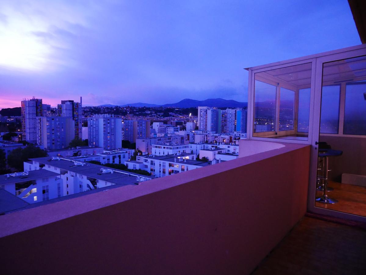 Appartement Rooftop 8 personnes grande terrasse avec parking Quartier Aéroport Niza Exterior foto